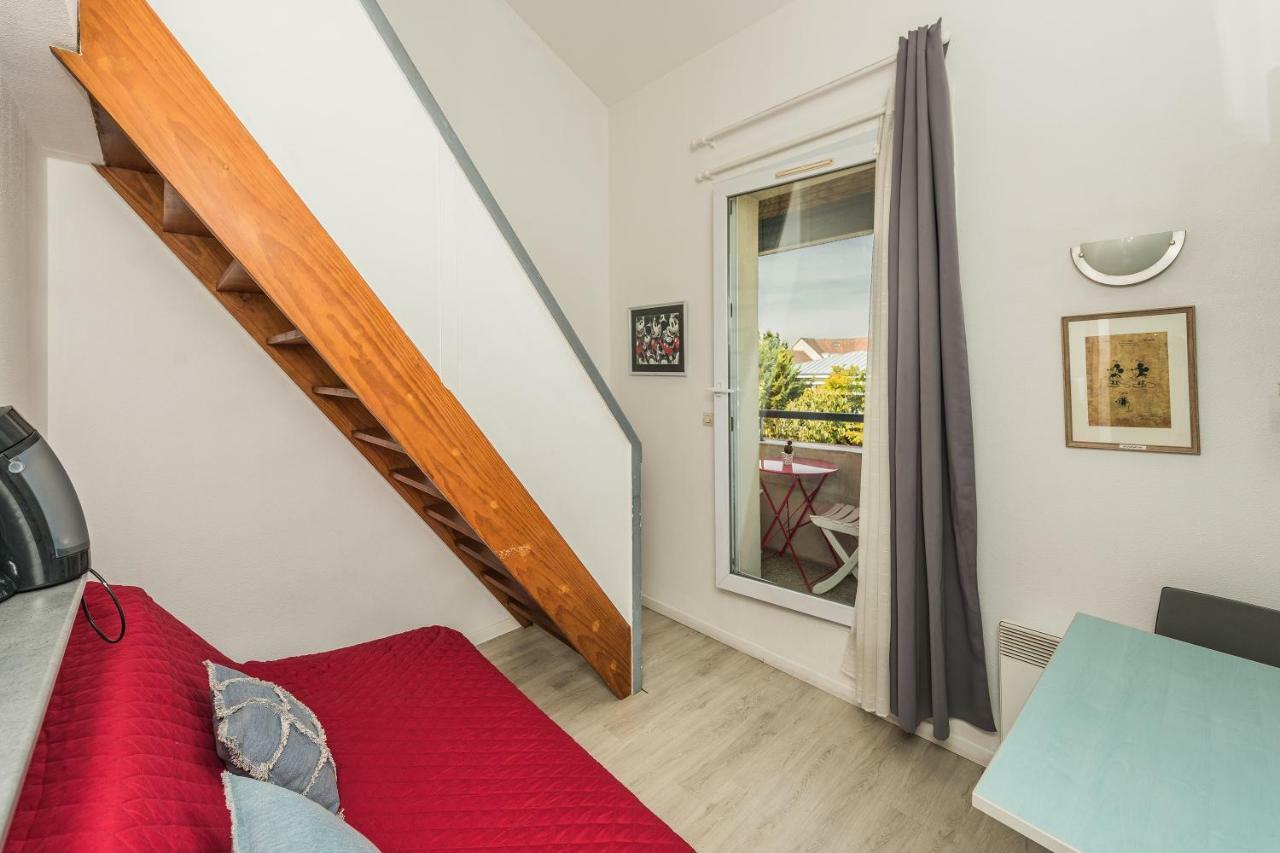 James Cook - Fairytale Factory Appartement Bussy-Saint-Georges Buitenkant foto